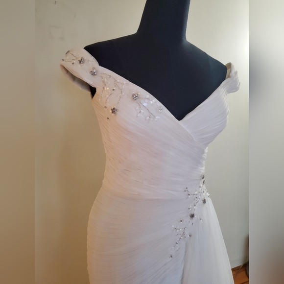 Jenny Packham Wedding Dress, BRAND NEW with tags. - Picture 8 of 15